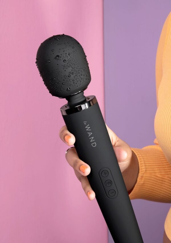 Le Wand | Rechargeable Massager