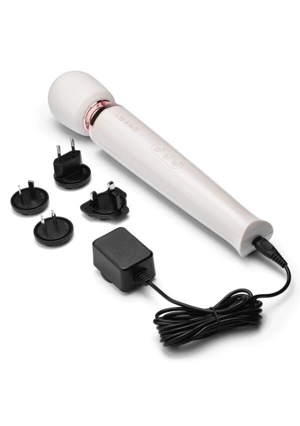 Le Wand | Rechargeable Massager