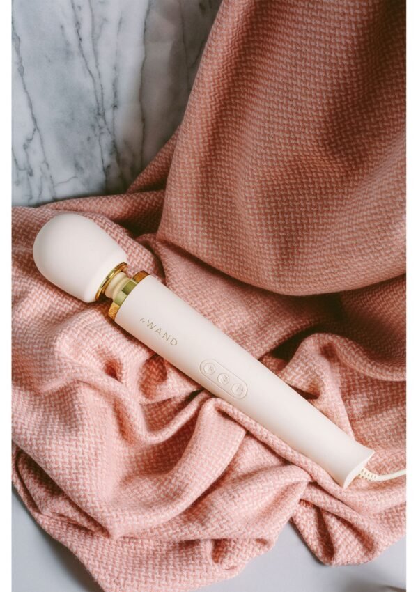 Le Wand | Plugin Wand Massager