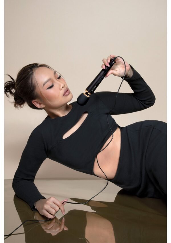 35303_BLACK_08_20a409eb-58a9-4061-a0e5-59c1e13af236 Le Wand | Petit Plugin Wand Massager